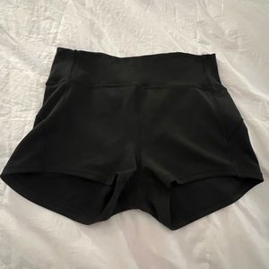 Lululemon In Movement Short 2.5” Size 10 Darkgreen